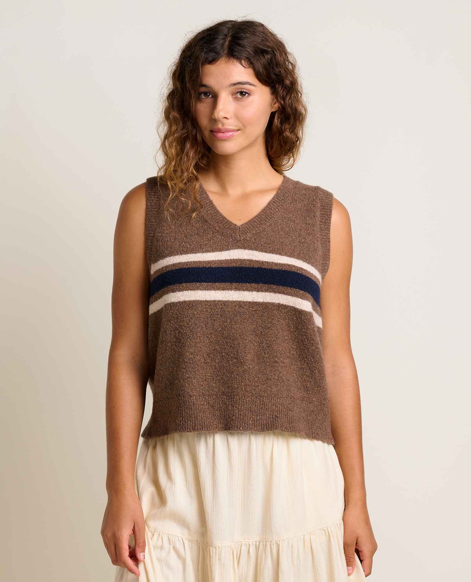 (取寄) トードアンドコー レディース ワサッチ セーター ベスト Toad&Co women Wasatch Sweater Vest Chestnut Chest Stripe Women's Wasatch V-Neck Wool Sweater Vest | Soft, Never Itchy – Toad&Co