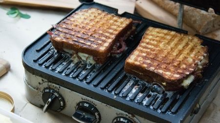 4th Annual Grilled Cheese Smackdown