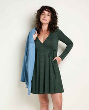 msg:Rayana is 5'9" and is wearing a size small.