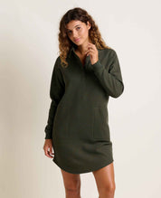 msg:Angelina is 5'8" and is wearing a size small.