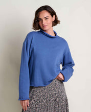 msg:Moe is 5'8" and is wearing a size small.