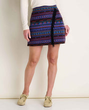 msg:Logan is 5'9 ½" and is wearing a size small.