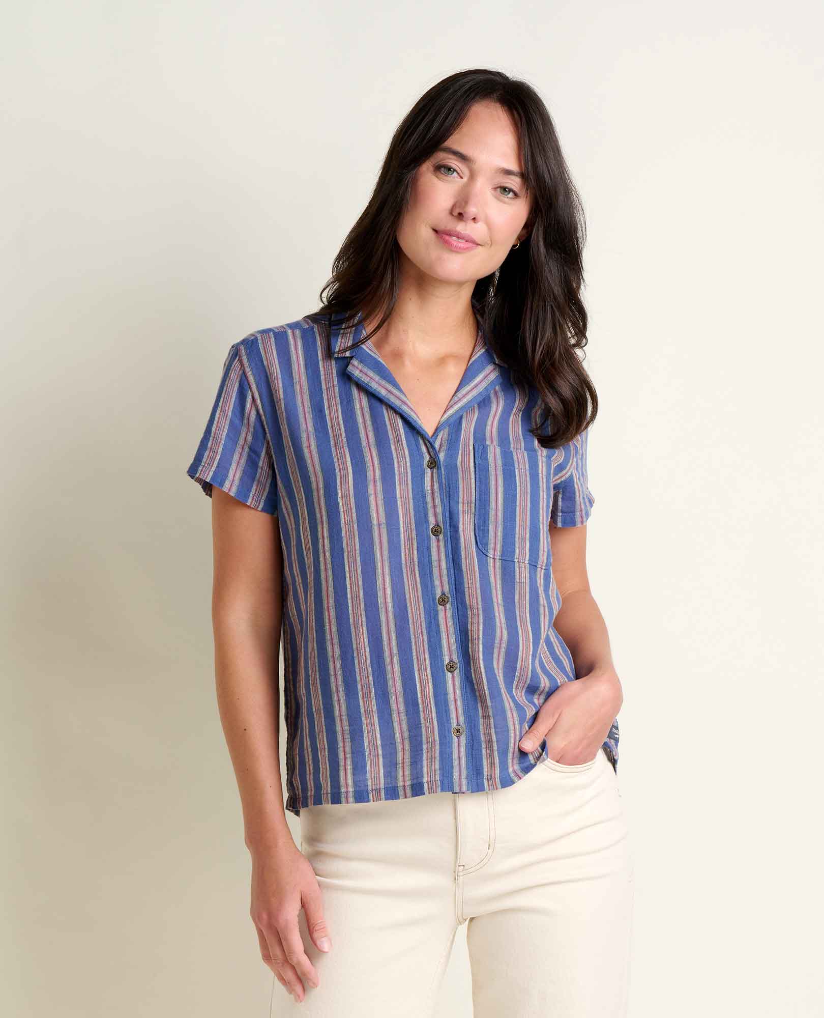 msg:Logan is 5'9 ½" and is wearing a size small.