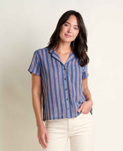 msg:Logan is 5'9 ½" and is wearing a size small.