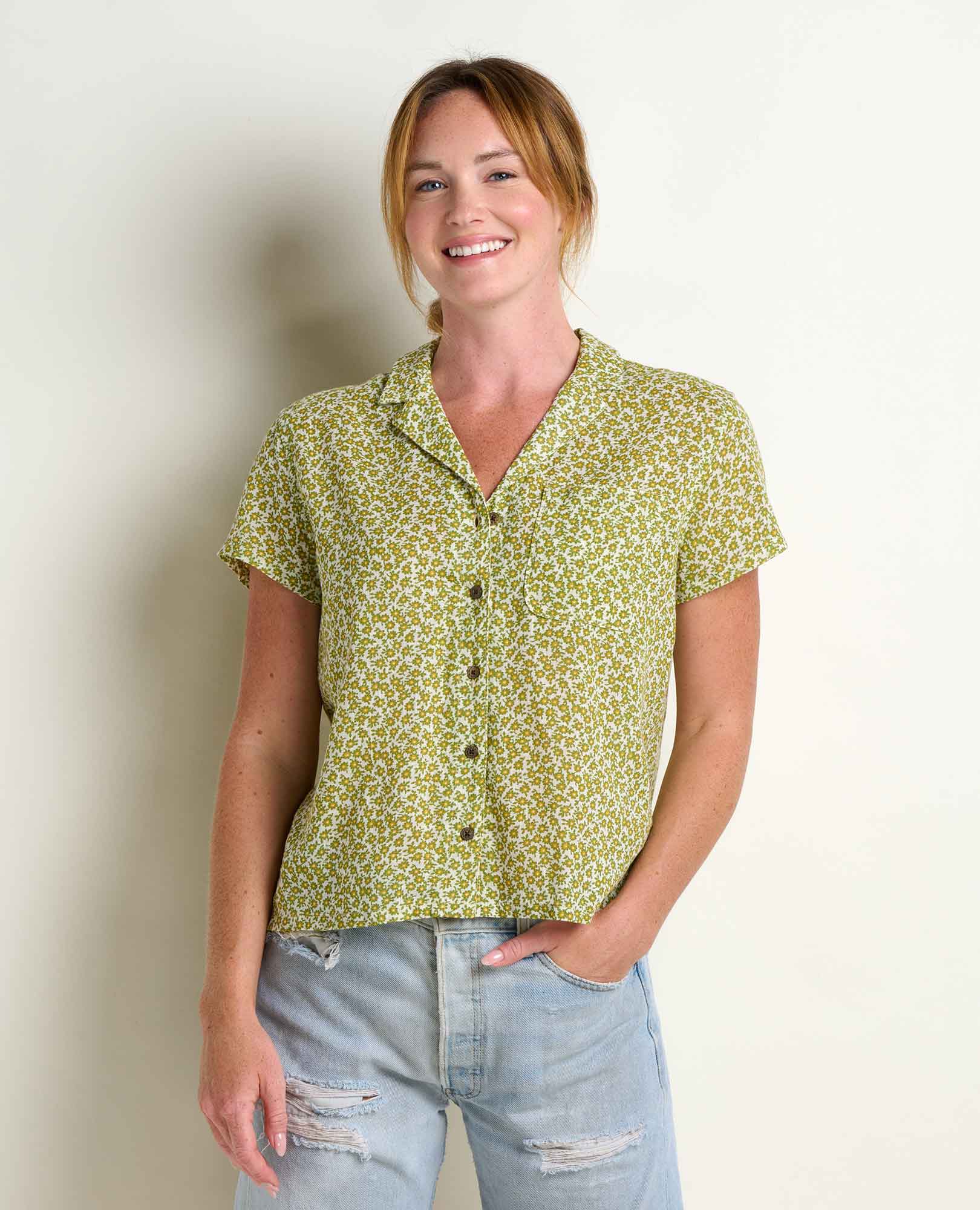 2" and is wearing a size small.