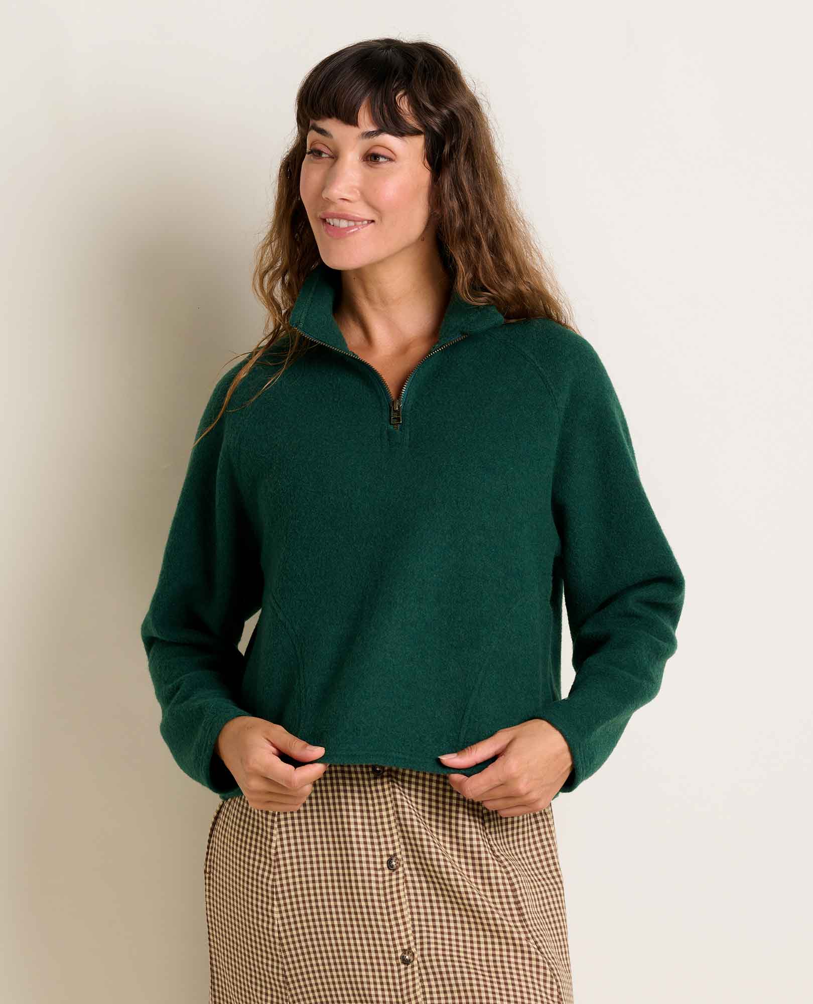 msg:Brook is 5'8" and is wearing a size small.