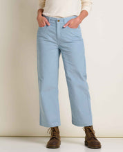 msg:Logan is 5'9 ½" and is wearing a size 6.