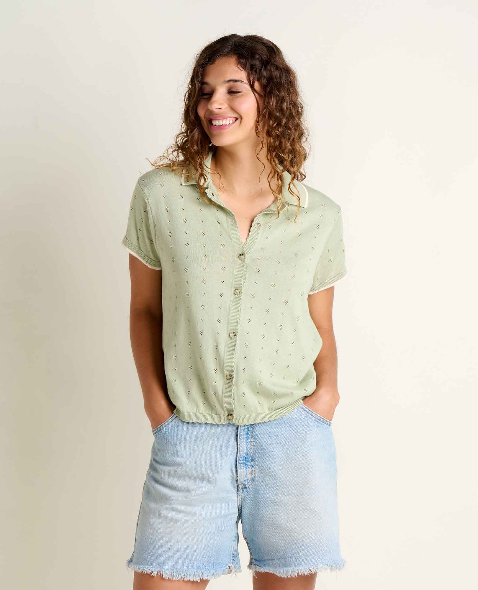 msg:Angelina is 5'8" and is wearing a size small.