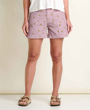 msg:Logan is 5'9 ½" and is wearing a size 6.