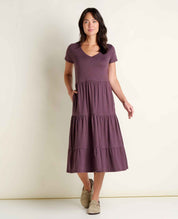 msg:Logan is 5'9 ½" and is wearing a size small.