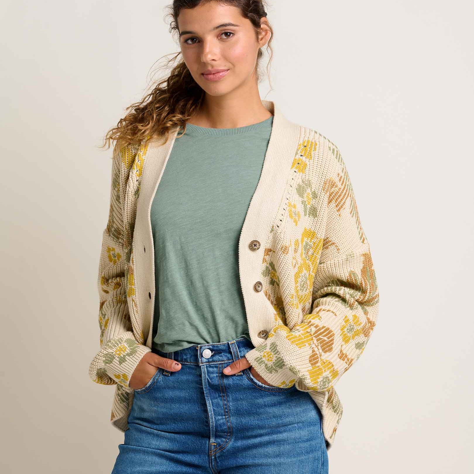 msg:Angelina is 5'8" and is wearing a size small.