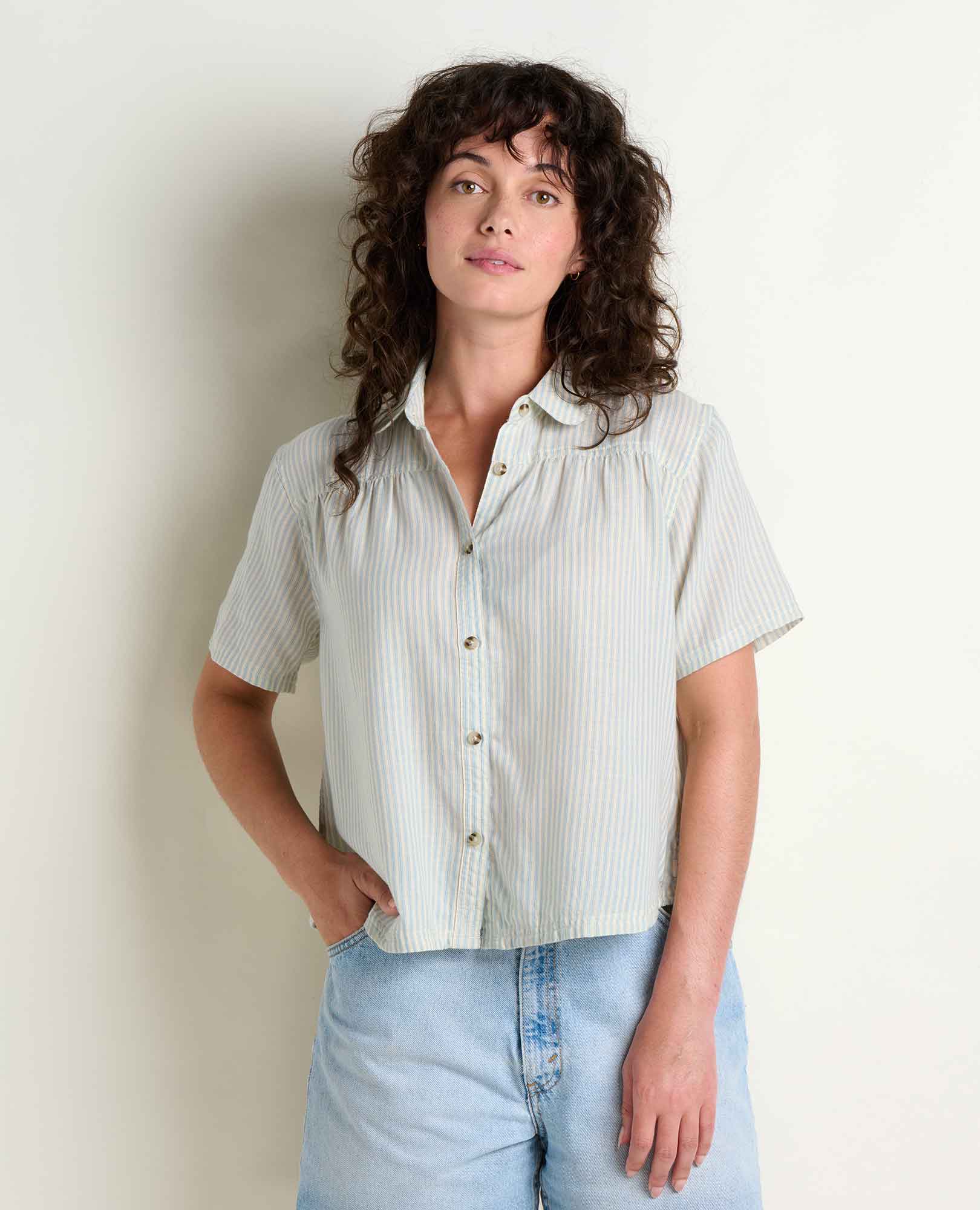 msg:Rayana is 5'9" and is wearing a size small.