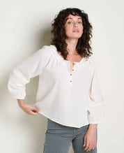 msg:Rayana is 5'9" and is wearing a size small.
