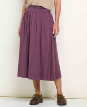 msg:Logan is 5'9 ½" and is wearing a size small.