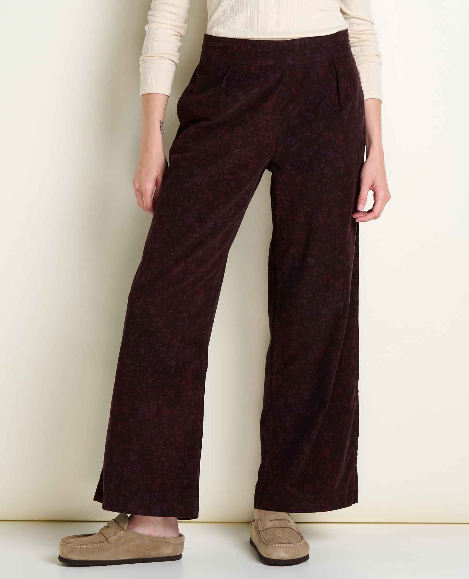msg:Chloe is 5'10" and is wearing a size small.
