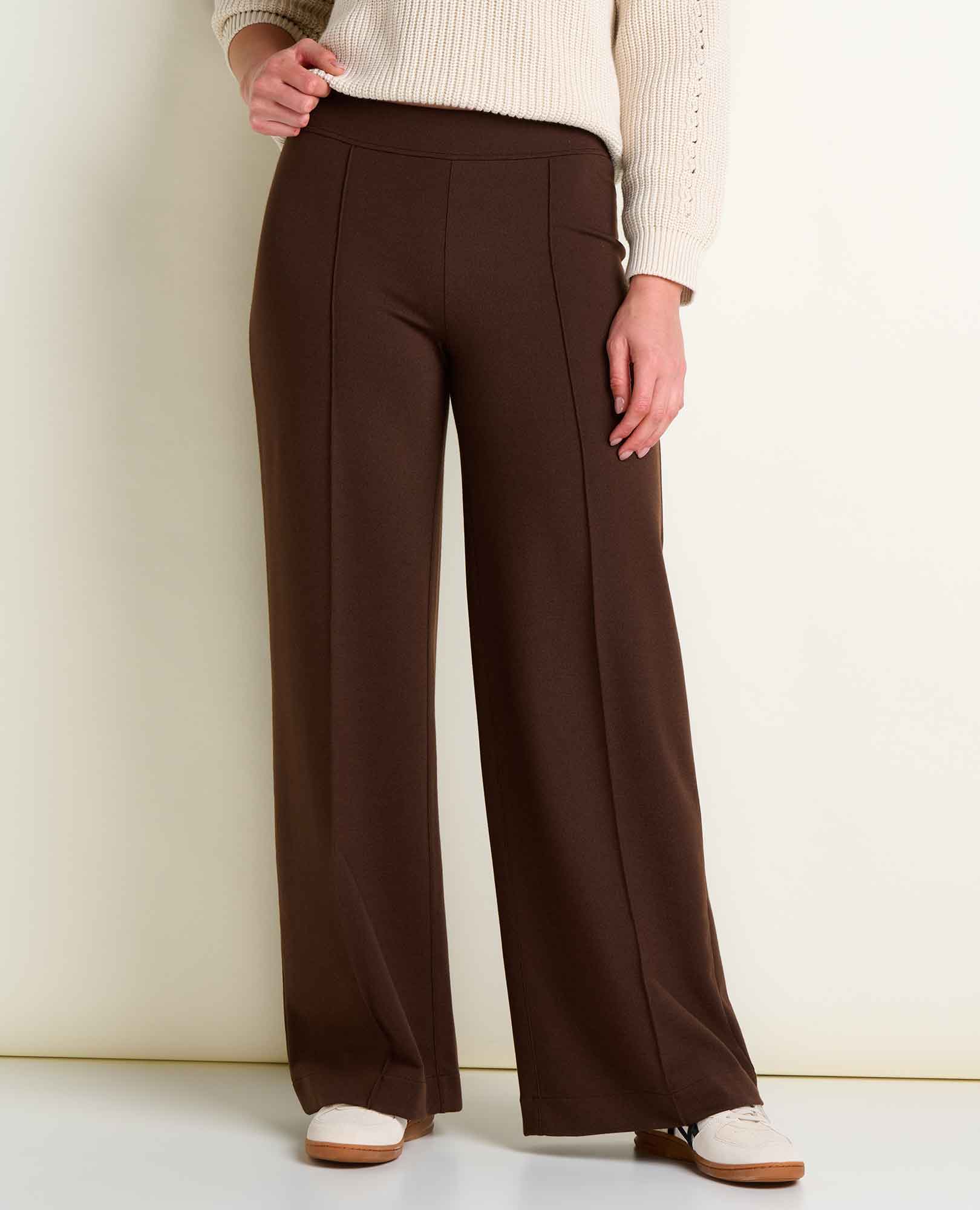 msg:Savanna is 5'9 ½" and is wearing a size small.