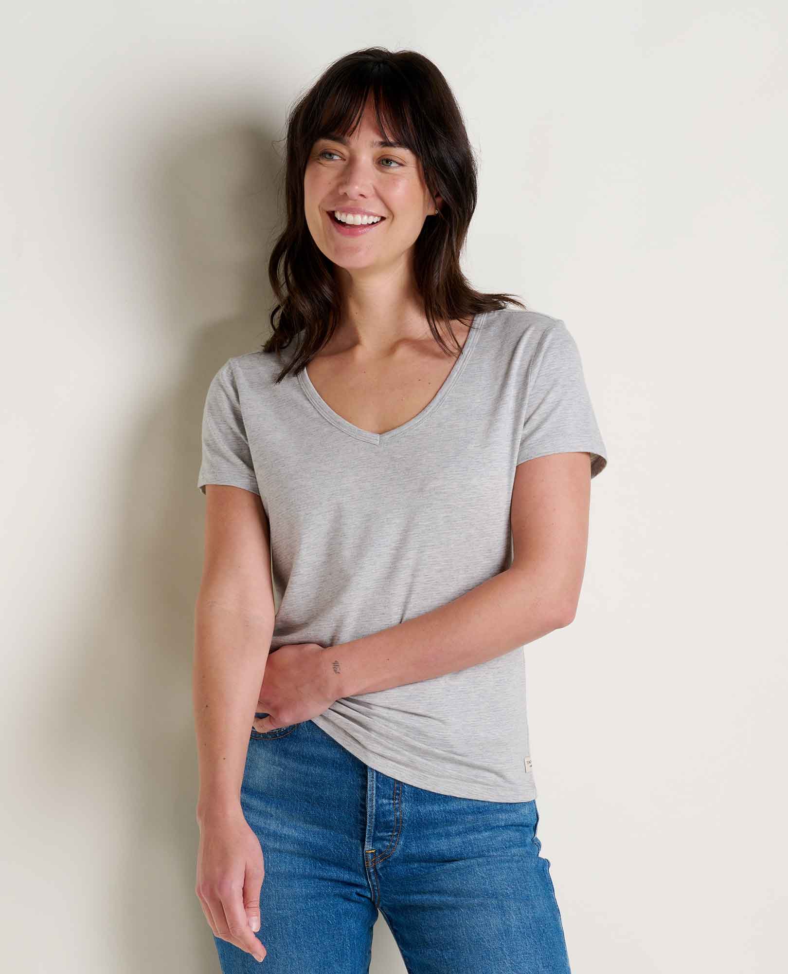 msg:Logan is 5'9 ½" and is wearing a size small.