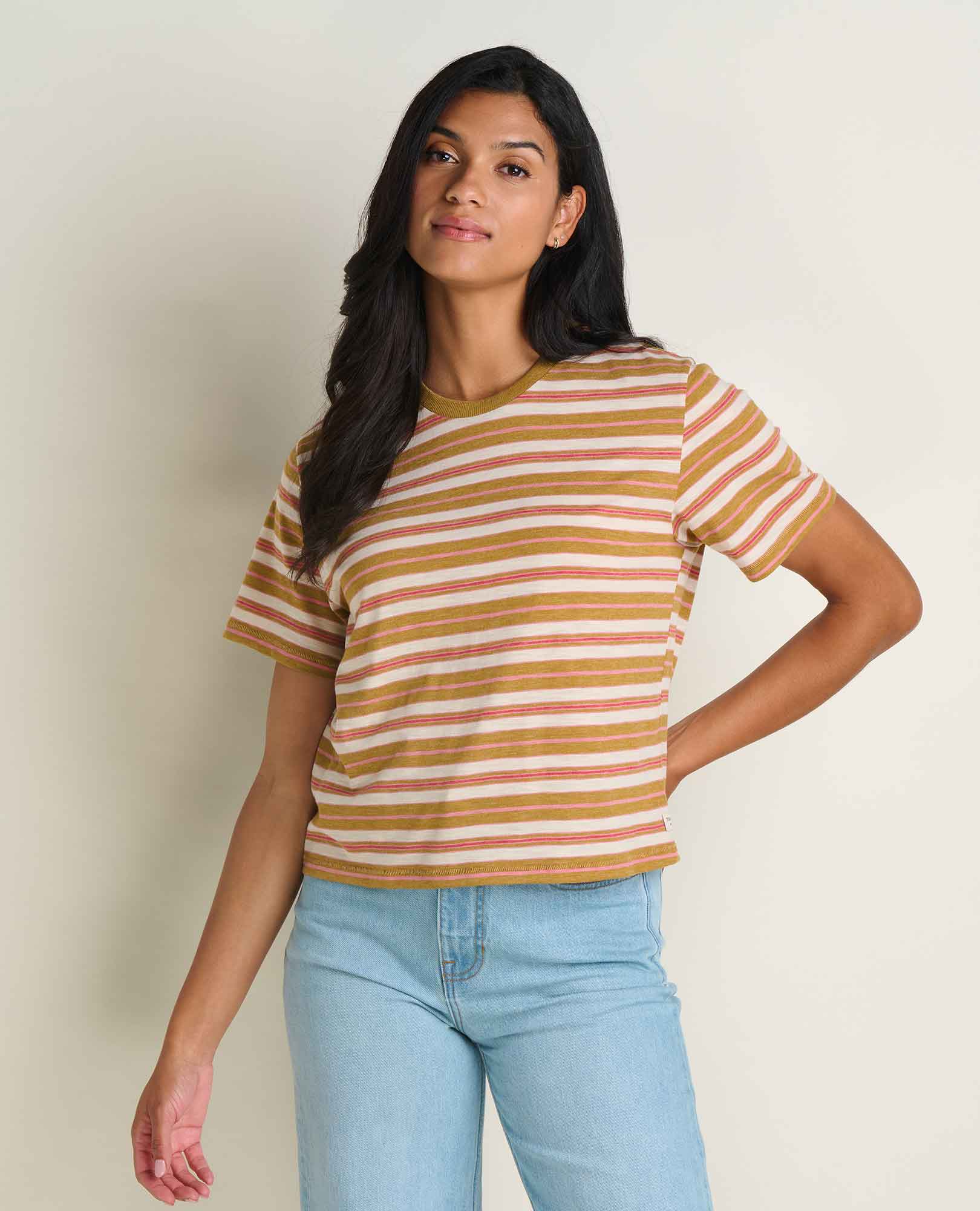 msg:Araya is 5'9" and is wearing a size small.