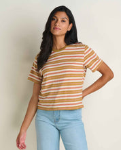 msg:Araya is 5'9" and is wearing a size small.