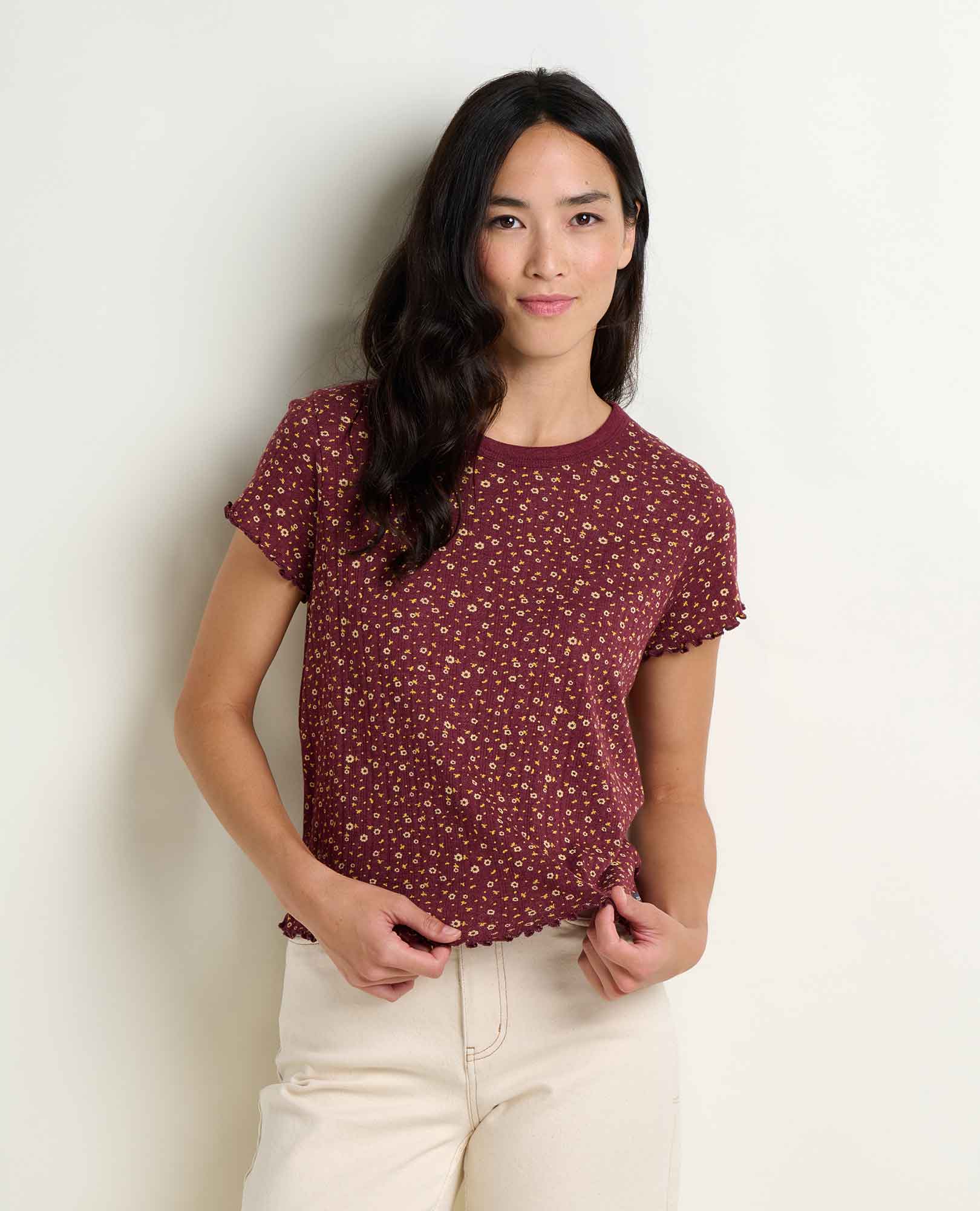 msg:Collette is 5'9 ½" and is wearing a size small.