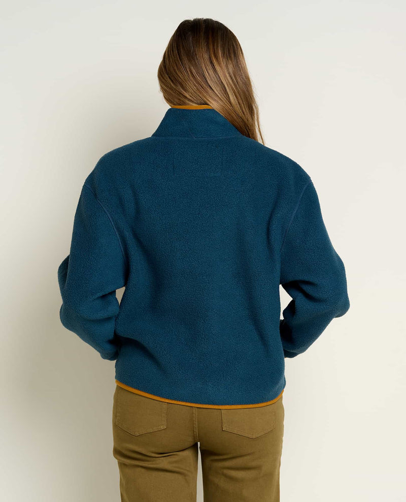 The Do's and Don'ts of Wearing a Fleece Jacket Right Now