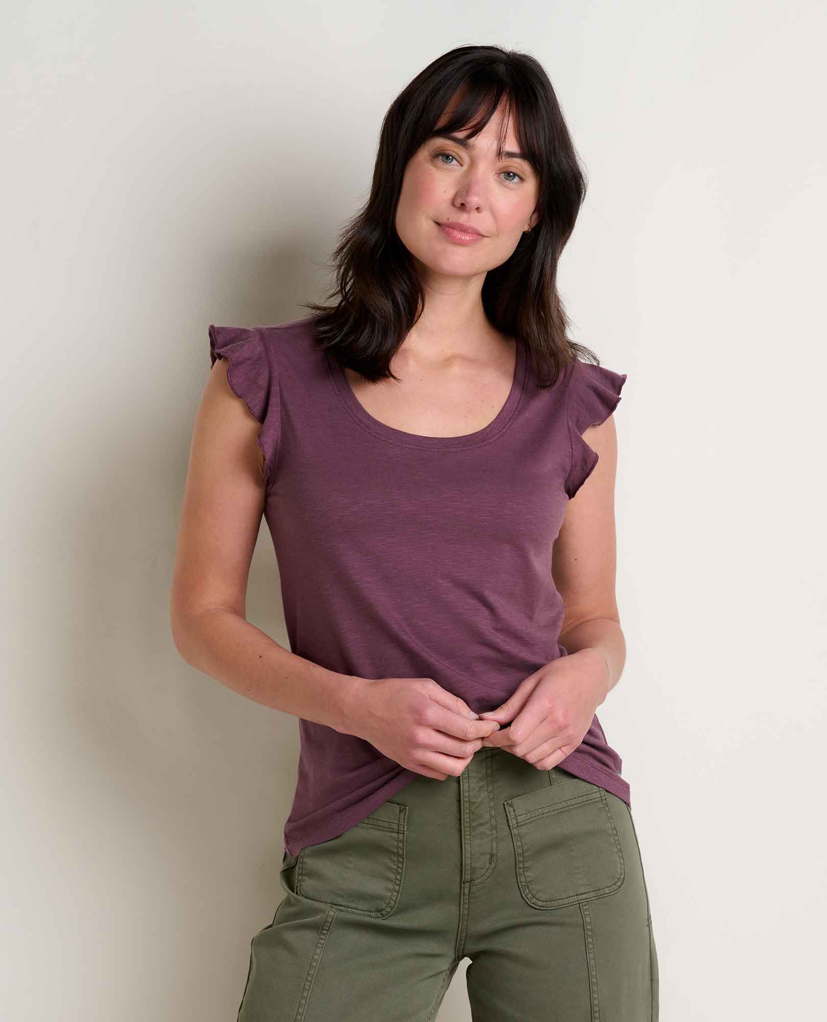 msg:Logan is 5'9 ½" and is wearing a size small.