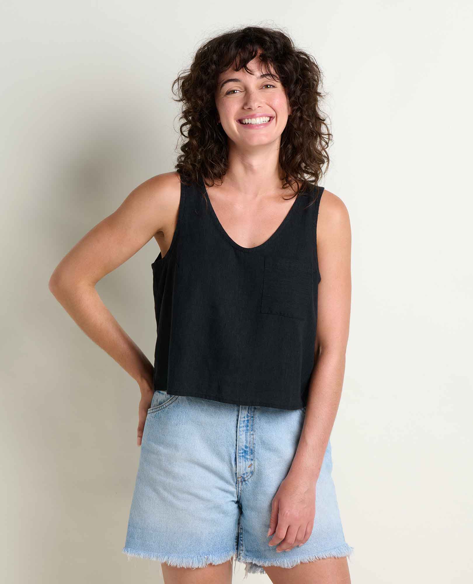 msg:Rayana is 5'9" and is wearing a size small.