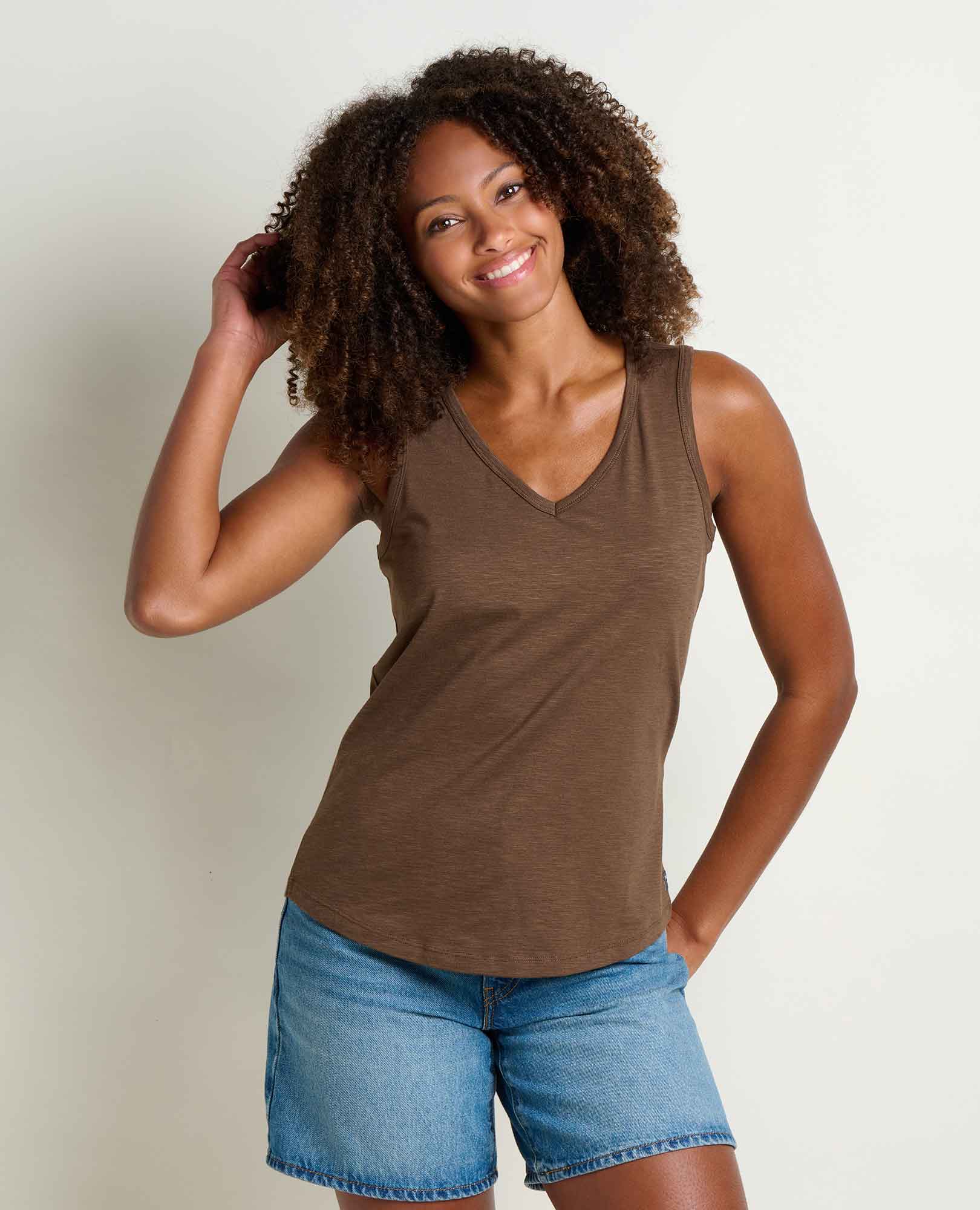 msg:Haylie is 5'8" and is wearing a size small.