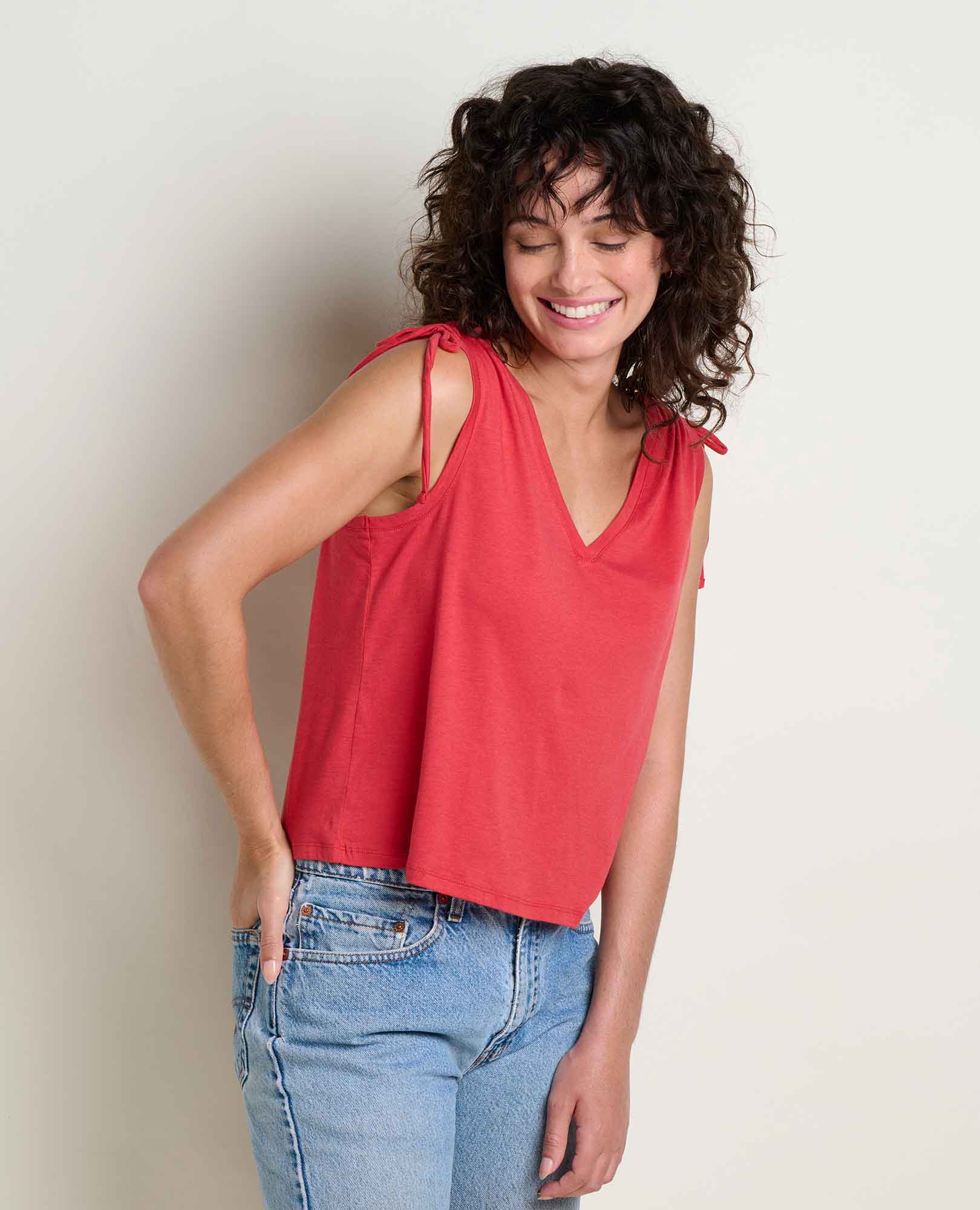 msg:Rayana is 5'9" and is wearing a size small.