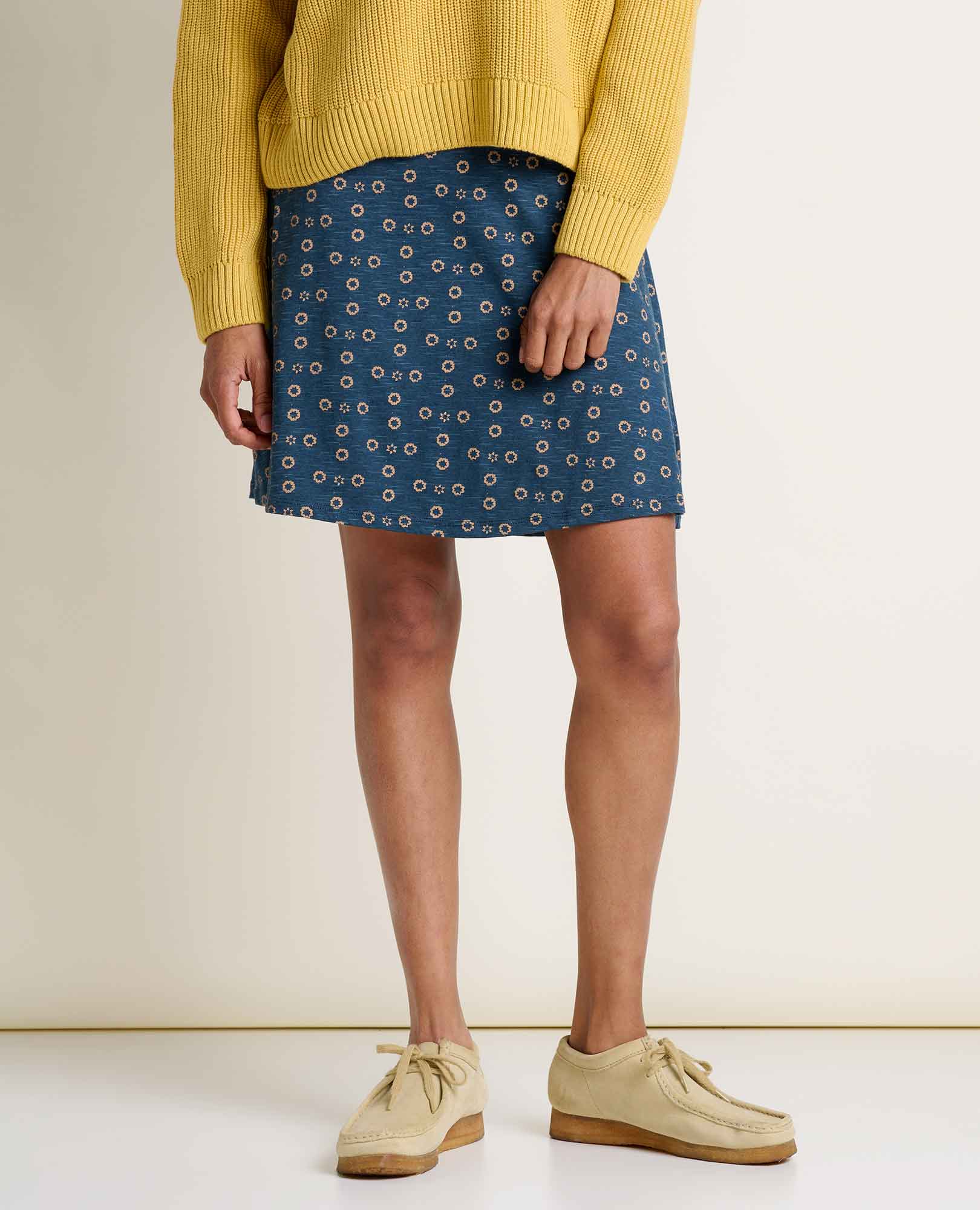 msg:Diamond is 5'9" and is wearing a size small.