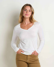 msg:Savanna is 5'9 ½" and is wearing a size small.