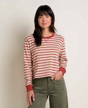 msg:Logan is 5'9 ½" and is wearing a size small.