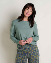 msg:Logan is 5'9 ½" and is wearing a size small.