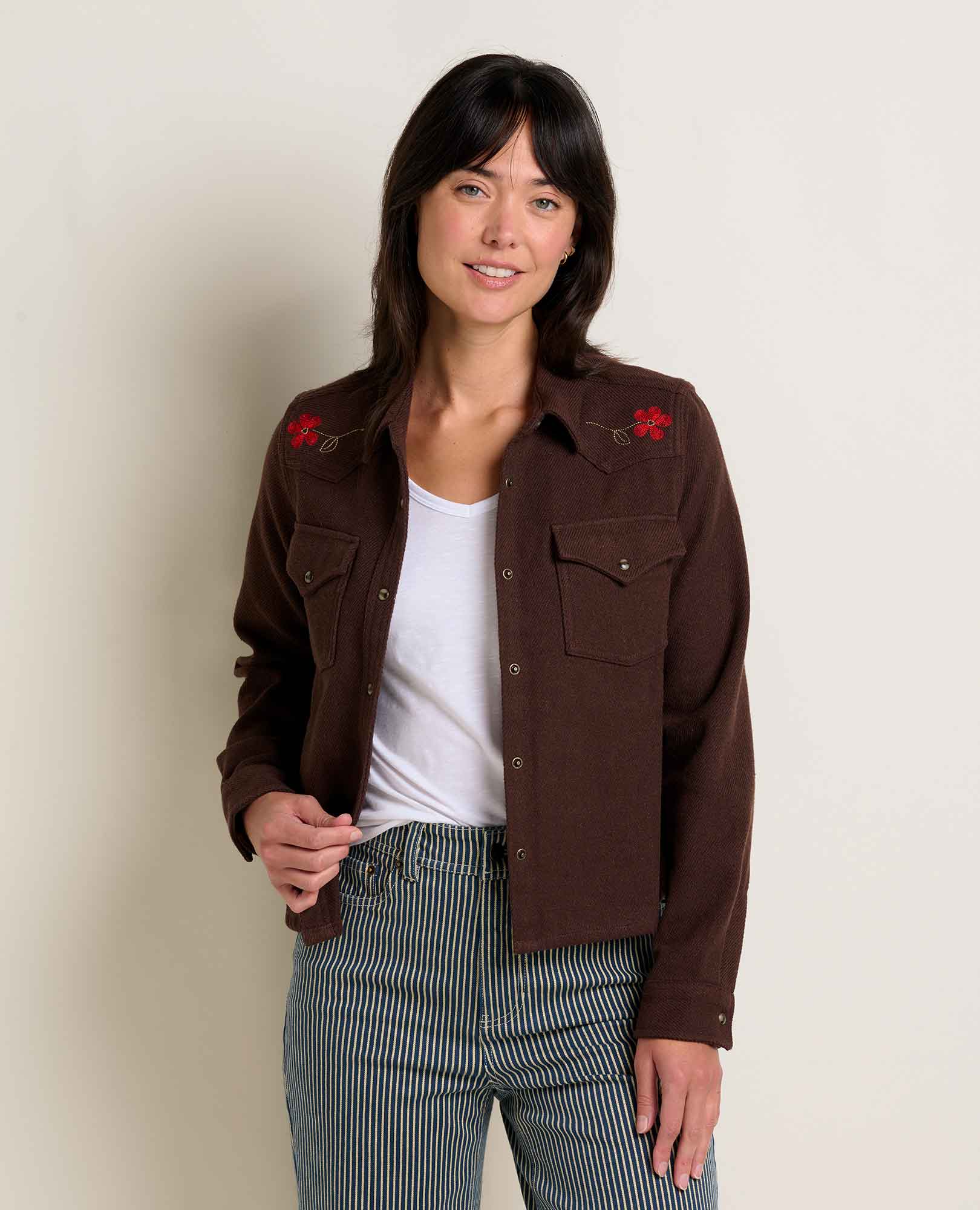 msg:Logan is 5'9 ½" and is wearing a size small.