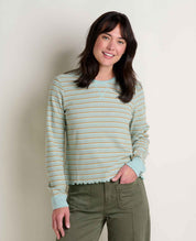 msg:Logan is 5'9 ½" and is wearing a size small.