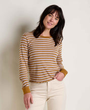 msg:Logan is 5'9 ½" and is wearing a size small.