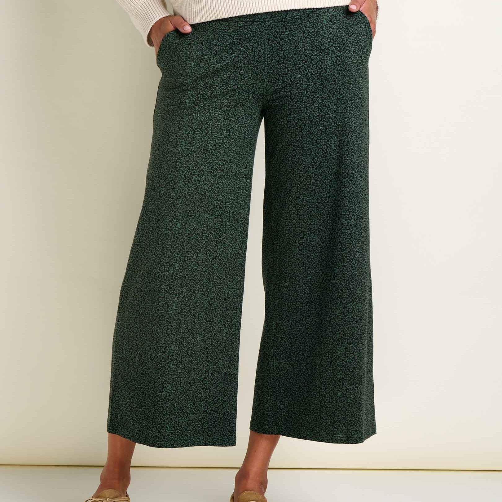 2" and is wearing a size small.
