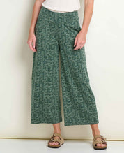 msg:Kristen is 5'8 1/2" and is wearing a size small.