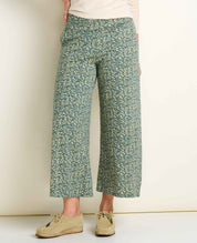 msg:Savanna is 5'9 ½" and is wearing a size small.
