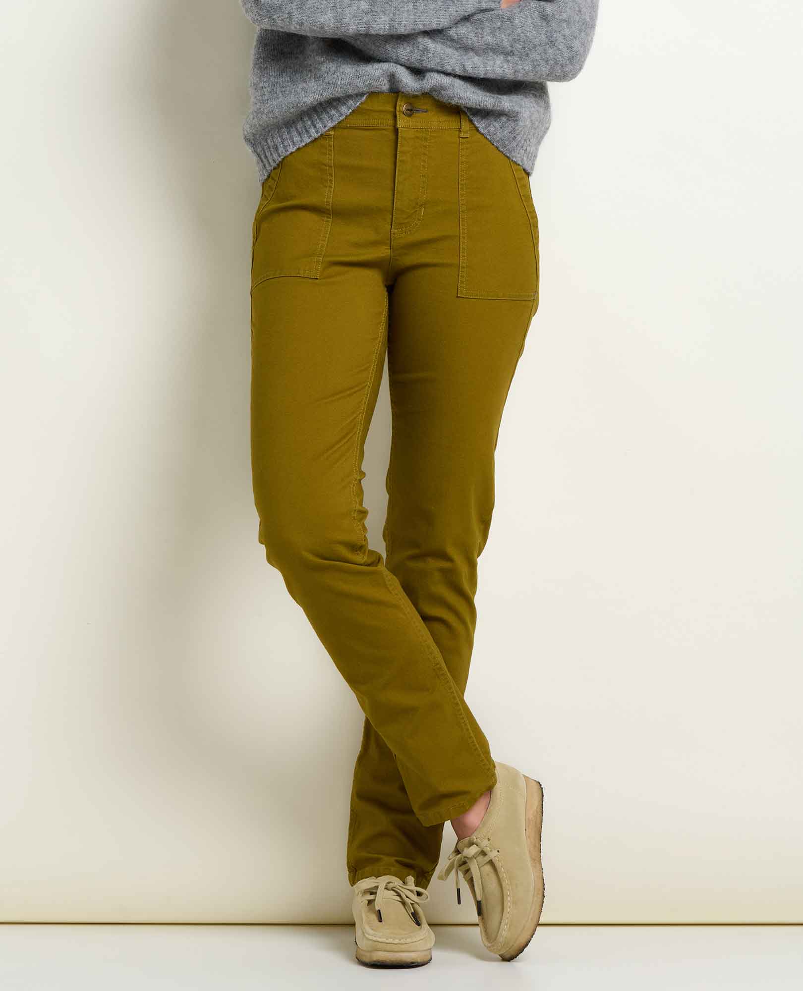 msg:Collette is 5'9 ½" and is wearing a size 6.