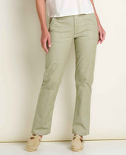 msg:Logan is 5'9 ½" and is wearing a size 6.