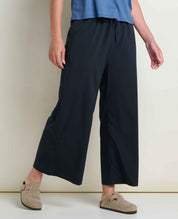 msg:Rayana is 5'9" and is wearing a size small.