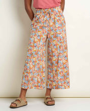 msg:Haylie is 5'8" and is wearing a size small.