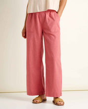 msg:Angelina is 5'8" and is wearing a size small.