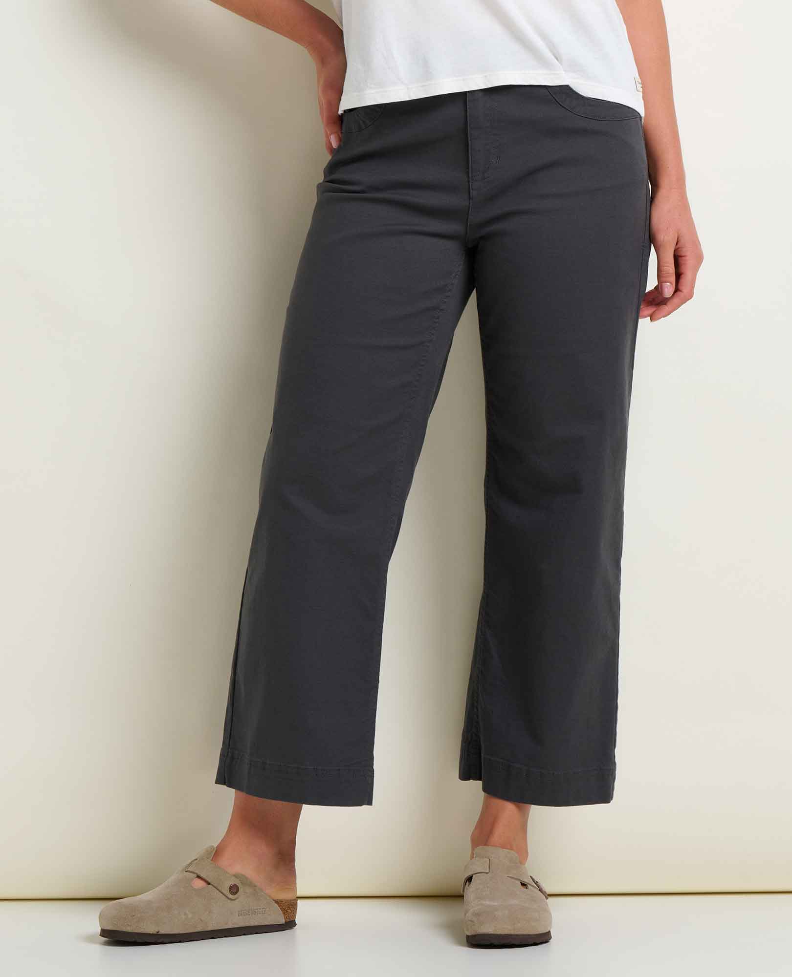 msg:Savanna is 5'9 ½" and is wearing a size 6.