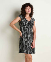 msg:Rayana is 5'9" and is wearing a size small.