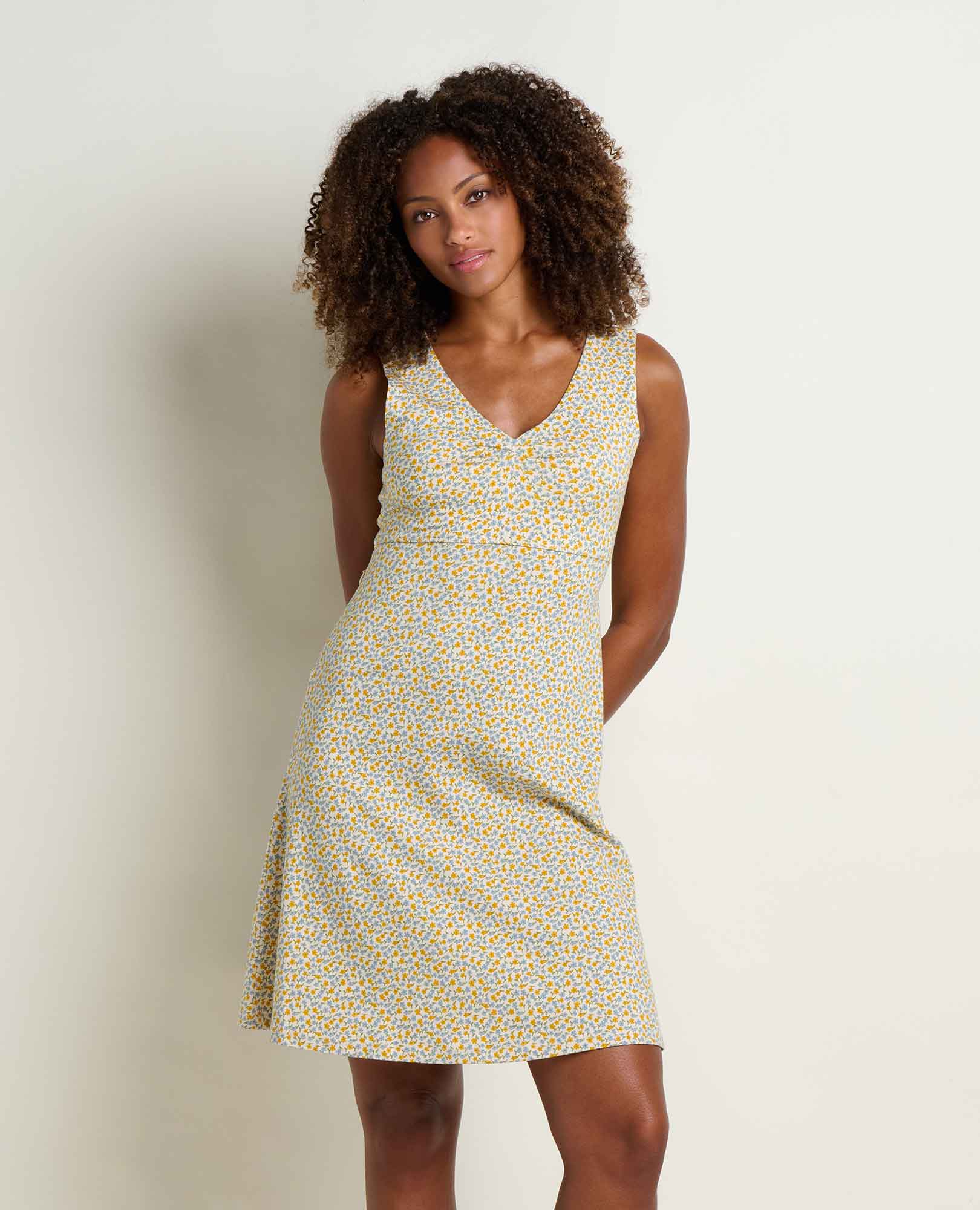 msg:Haylie is 5'8" and is wearing a size small.