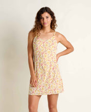 msg:Angelina is 5'8" and is wearing a size small.