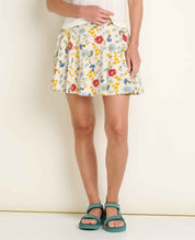 msg:Logan is 5'9 ½" and is wearing a size small.