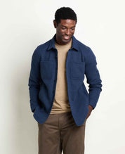 msg:Jamal is 6'2" and is wearing a size medium.